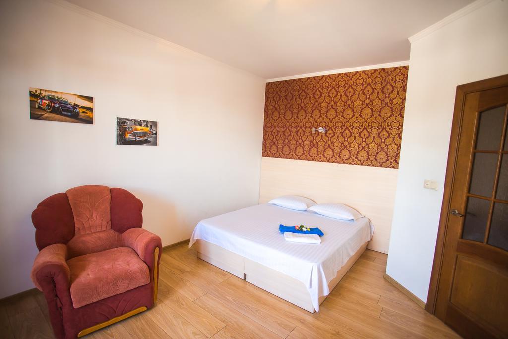 Like Home On Zaliznychna Ivano-Frankivsk Exteriér fotografie